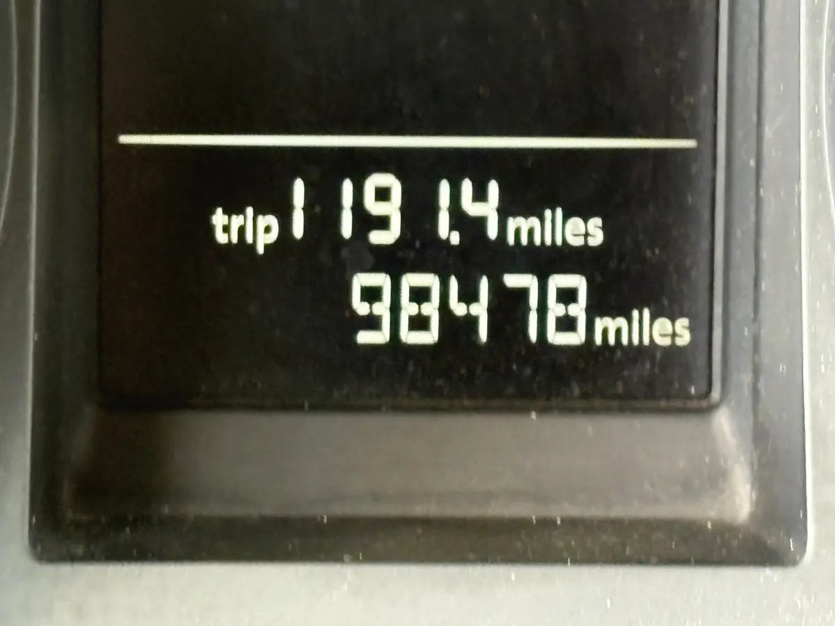 Vehicle photo 24
