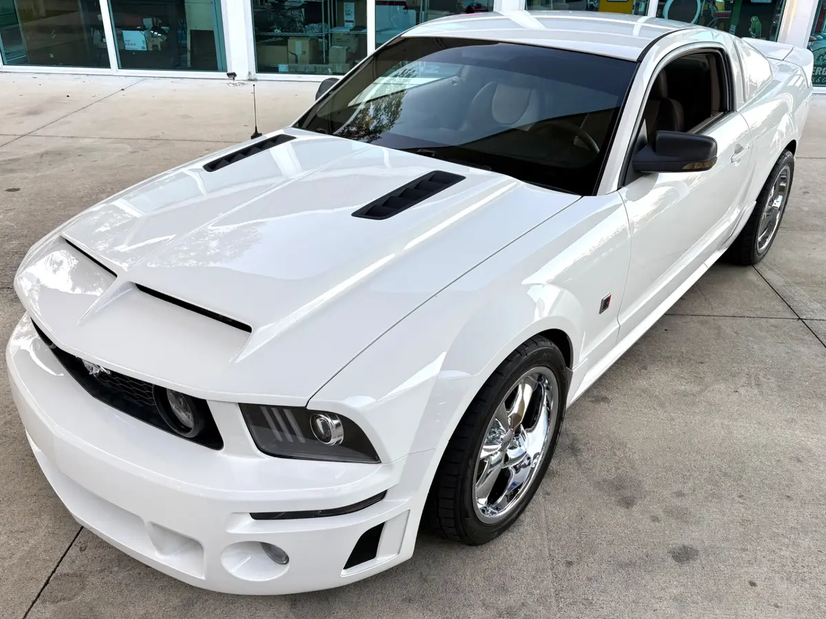 Vehicle photo 20