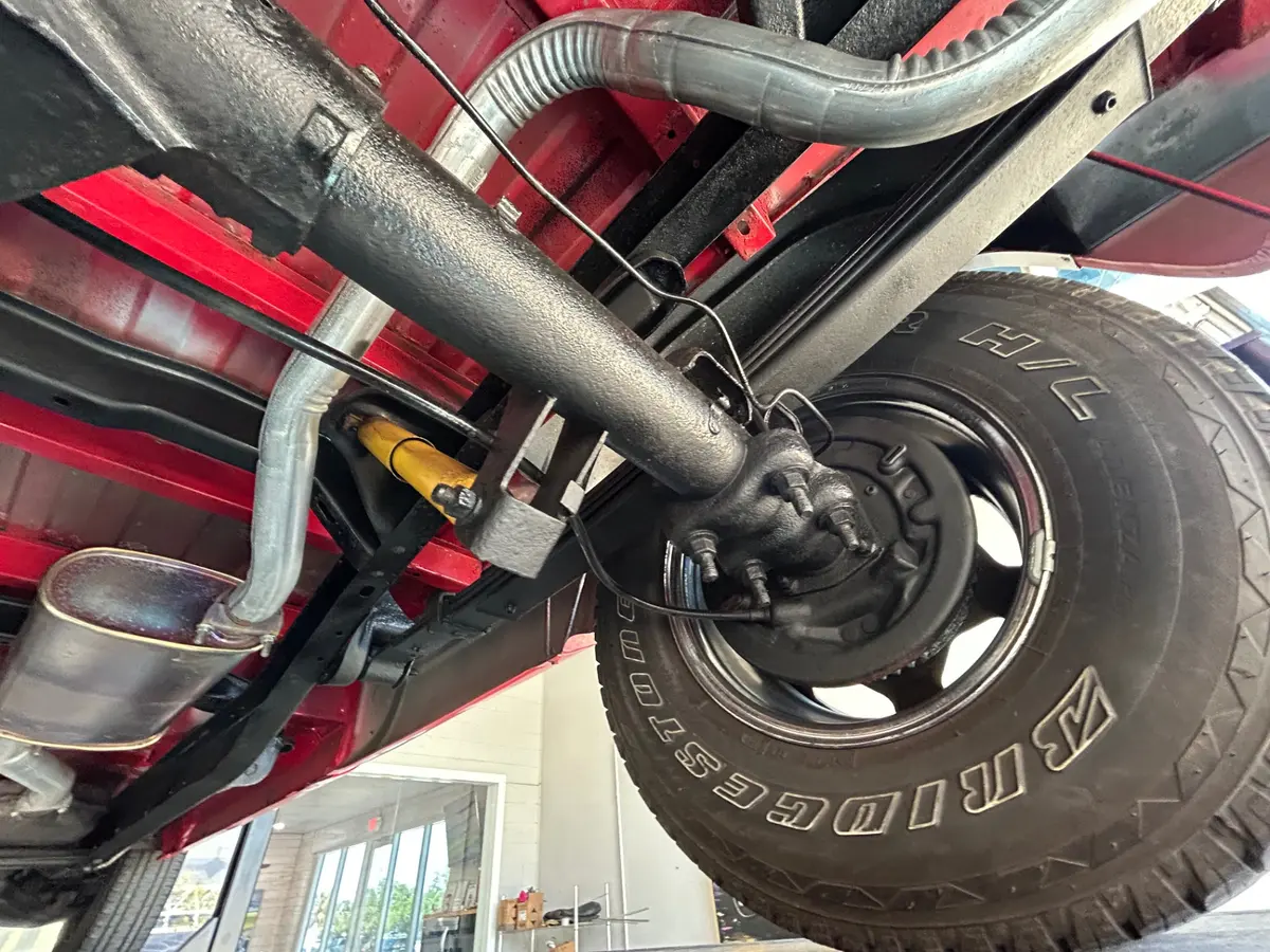 Vehicle photo 41