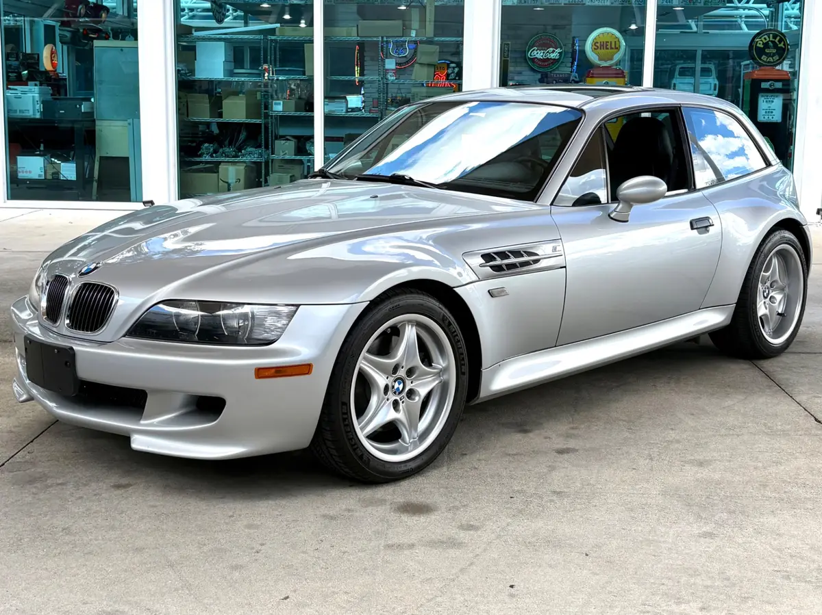 Vehicle photo 11