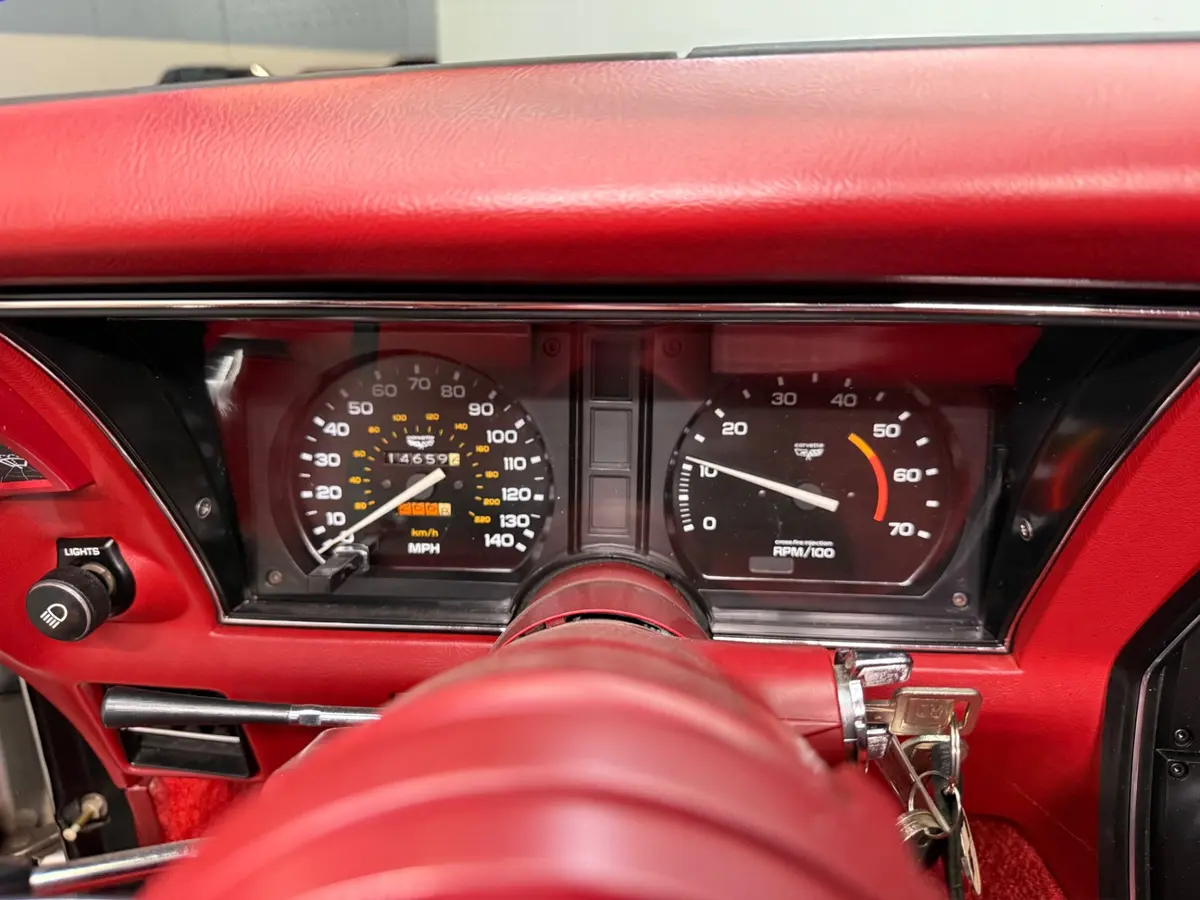 Vehicle photo 26