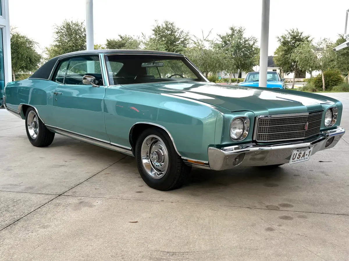 Vehicle photo 4
