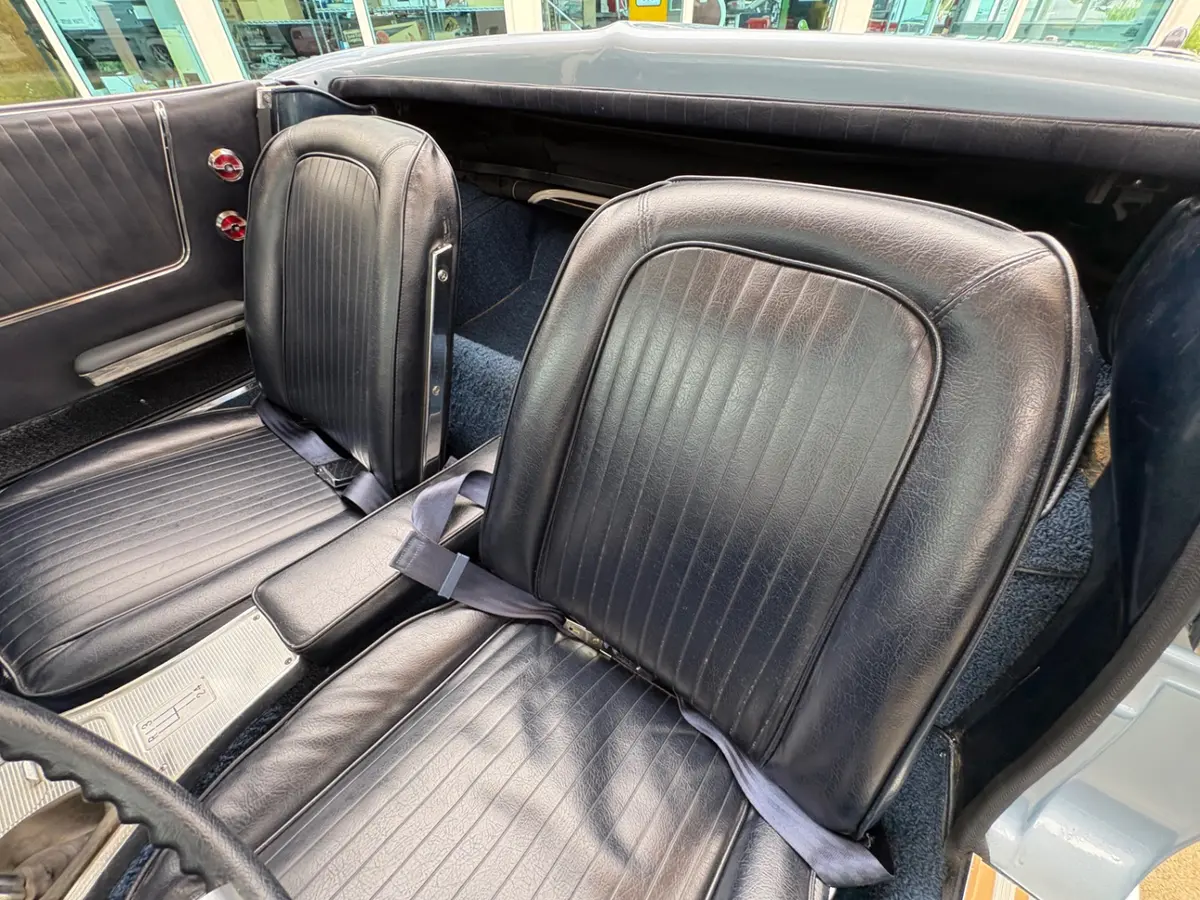 Vehicle photo 44
