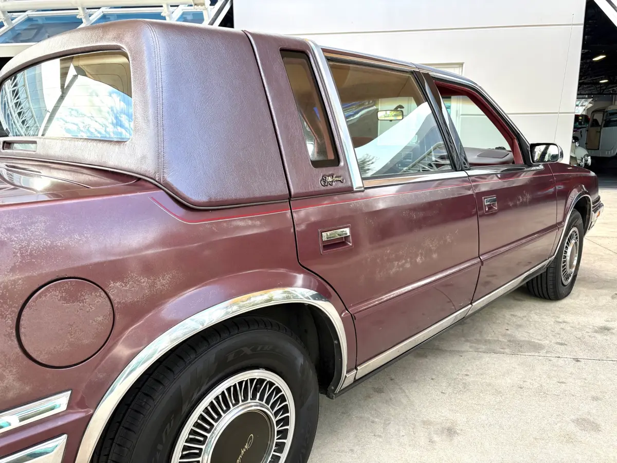 Vehicle photo 18