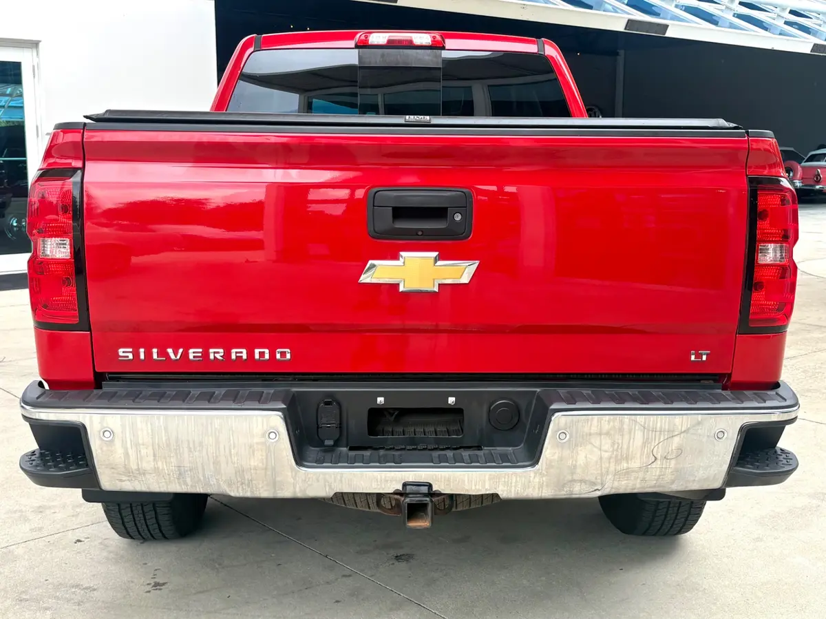 Vehicle photo 7