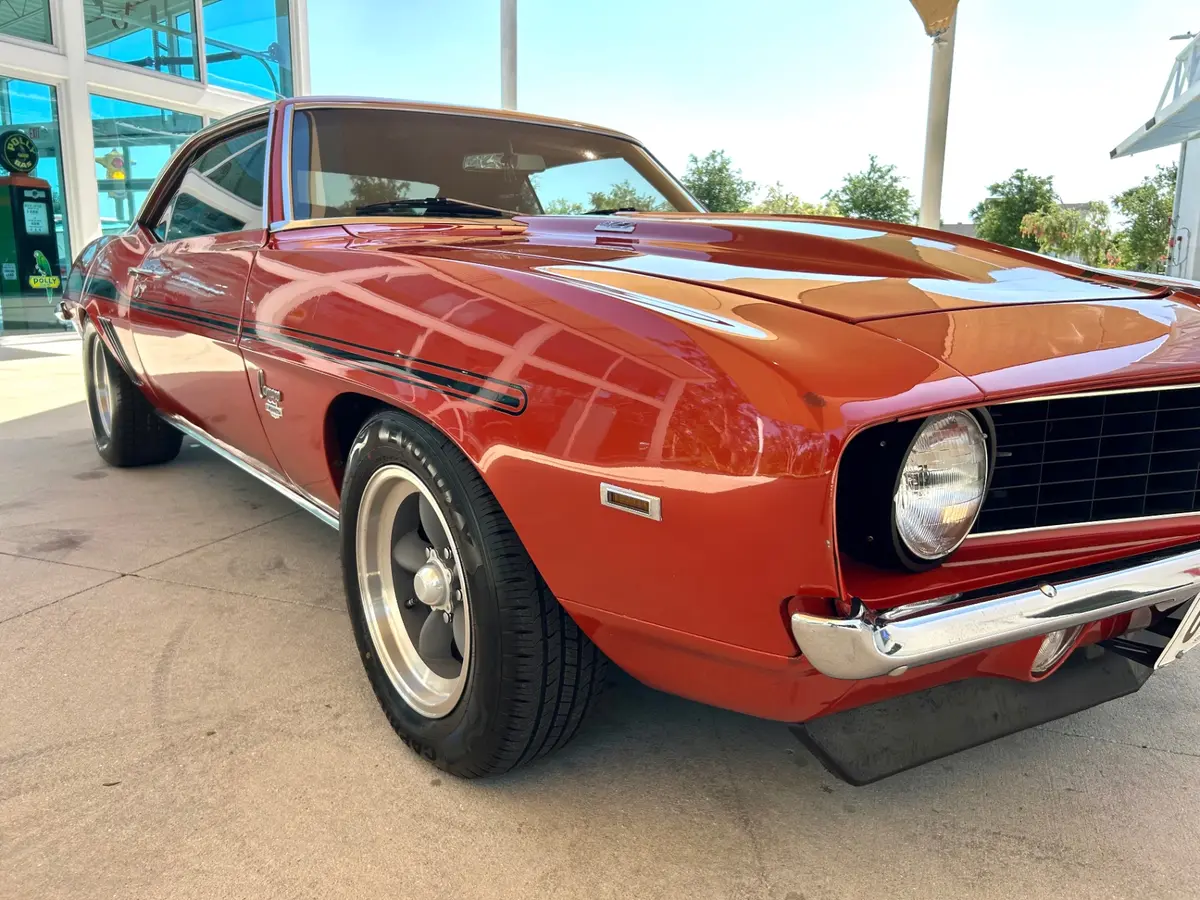 Vehicle photo 20
