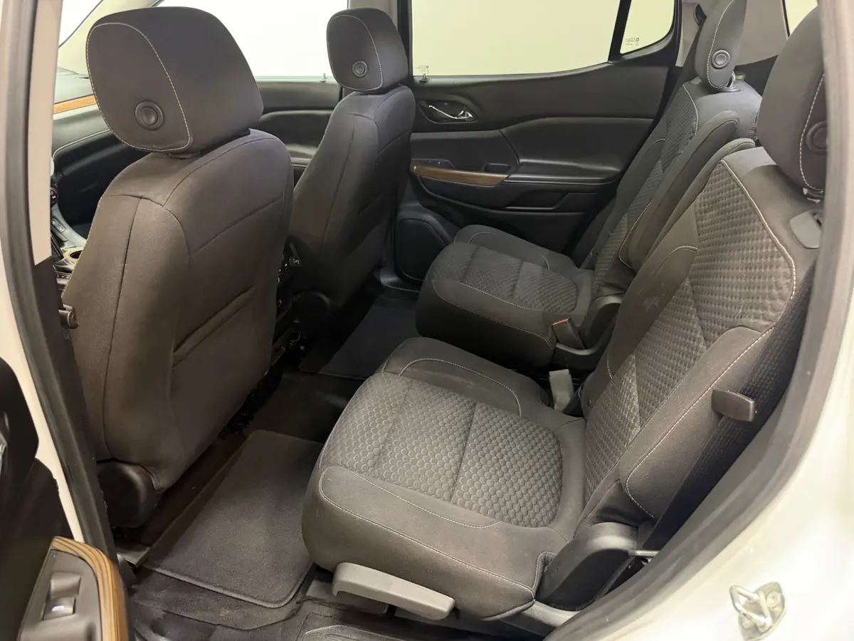 Vehicle photo 31