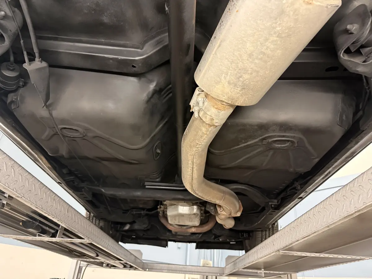 Vehicle photo 46