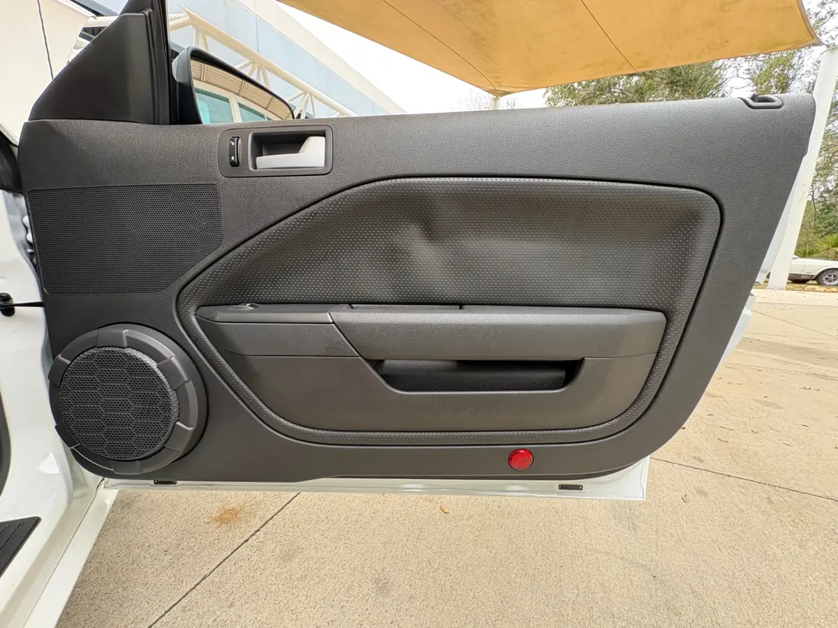 Vehicle photo 40