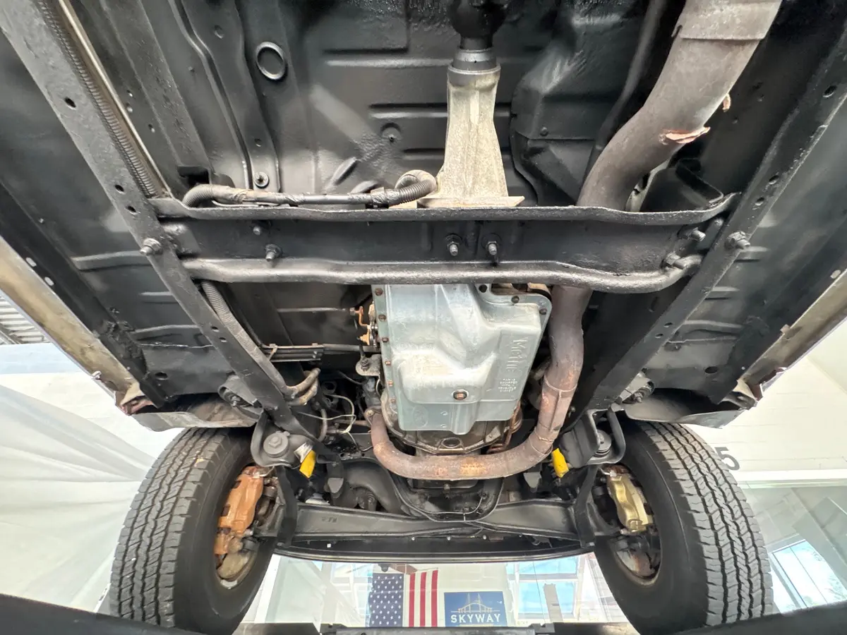 Vehicle photo 48