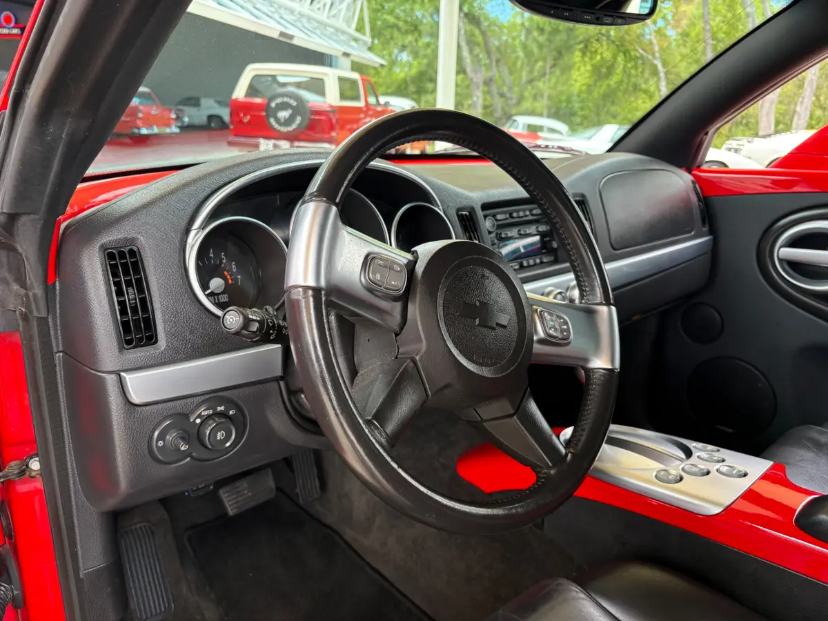Vehicle photo 31