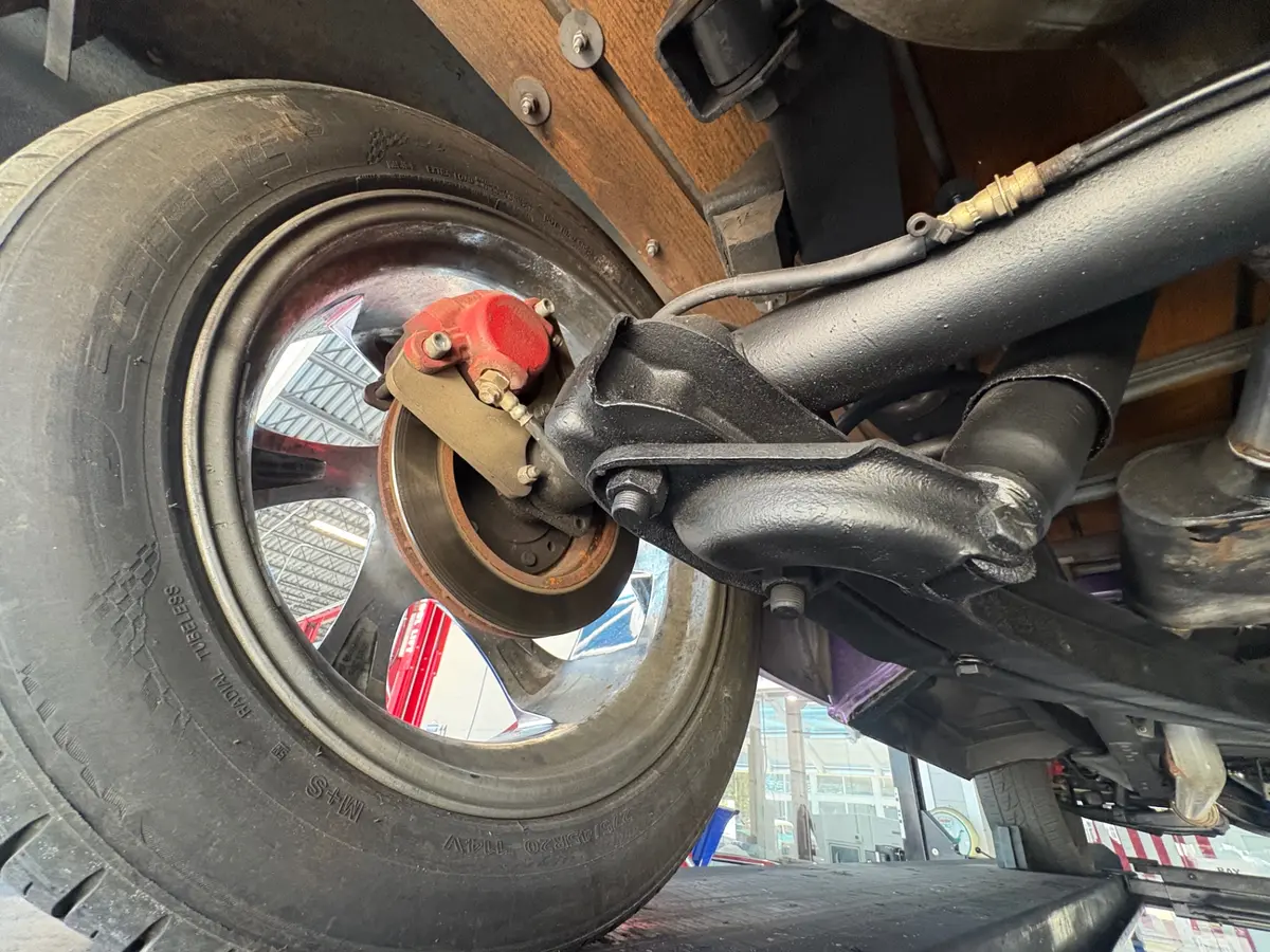 Vehicle photo 42