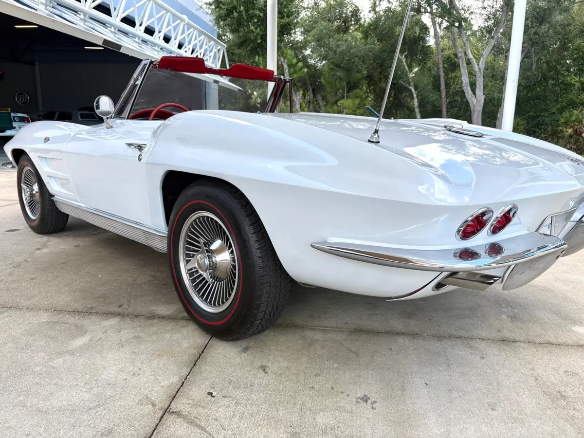 Vehicle photo 15