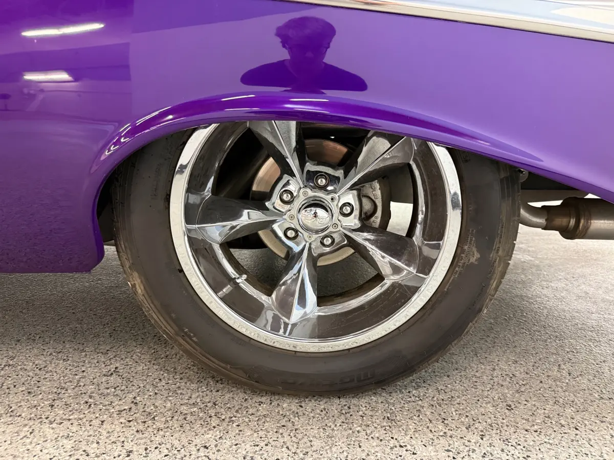 Vehicle photo 20