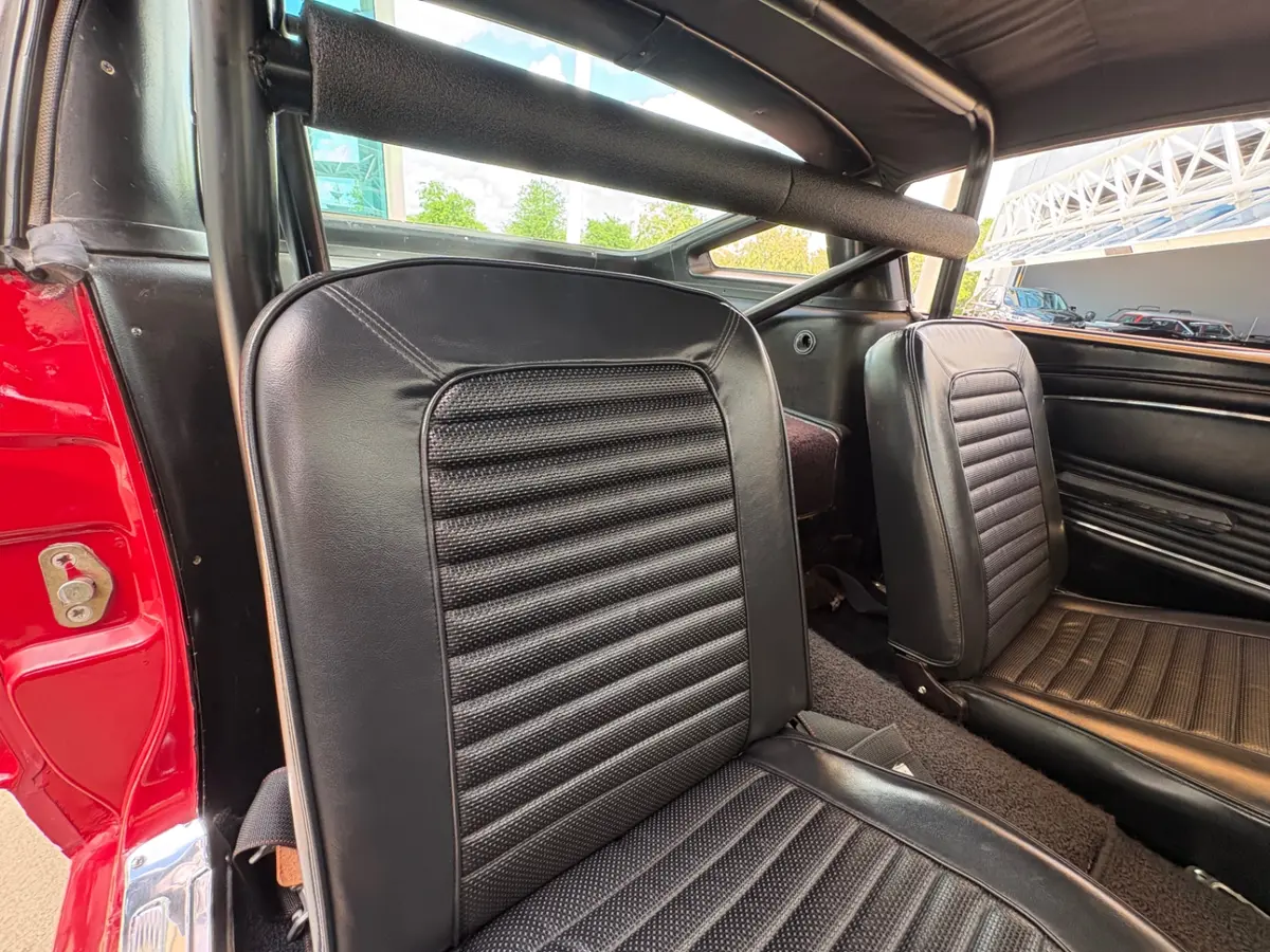 Vehicle photo 41