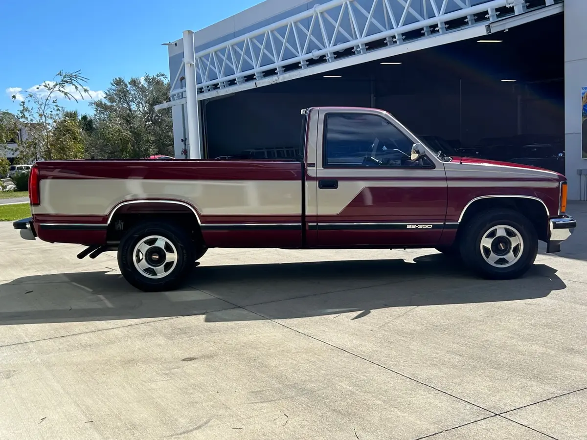 Vehicle photo 4