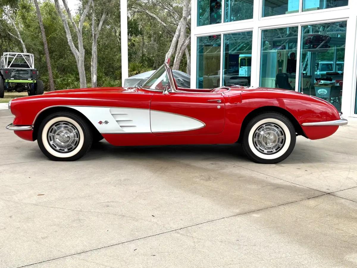 Vehicle photo 11