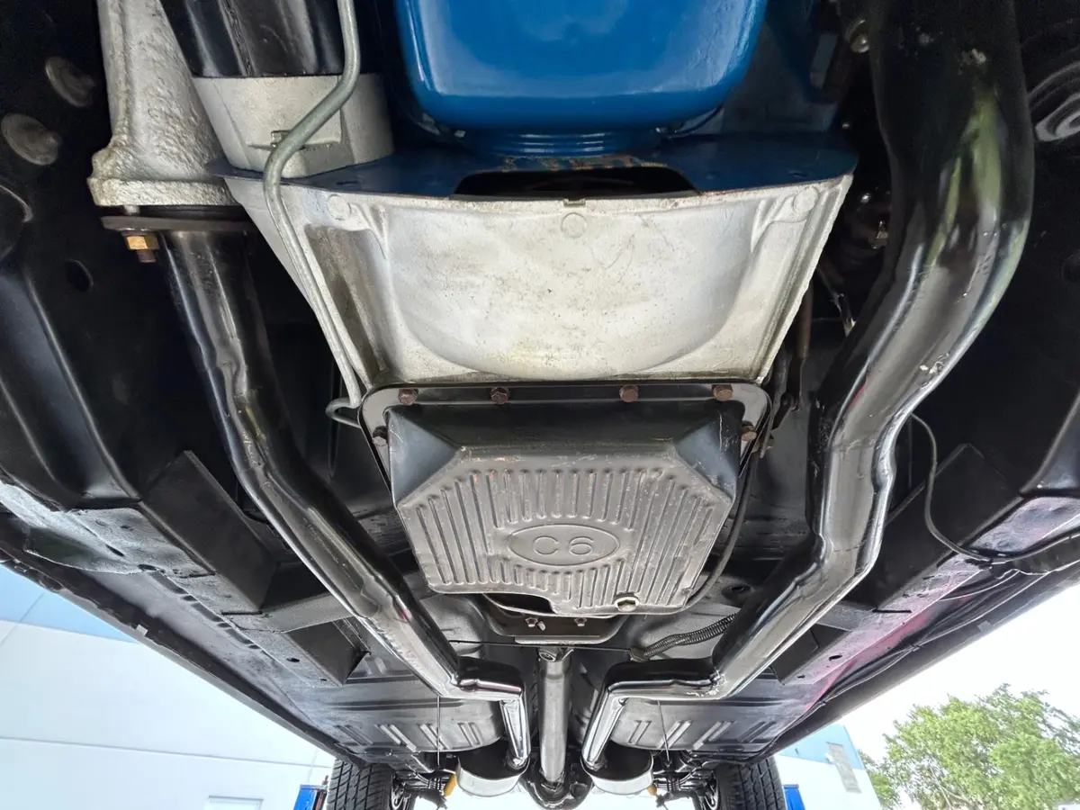 Vehicle photo 46