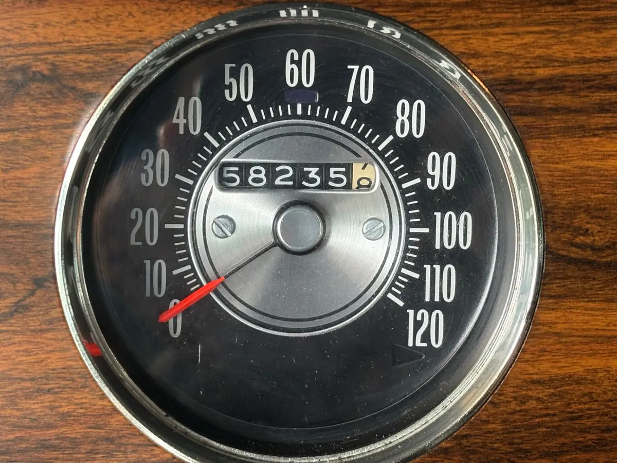 Vehicle photo 27