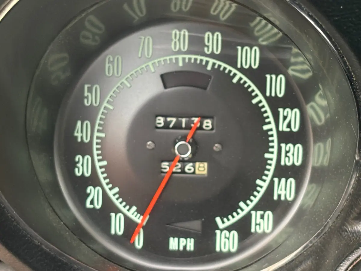 Vehicle photo 30