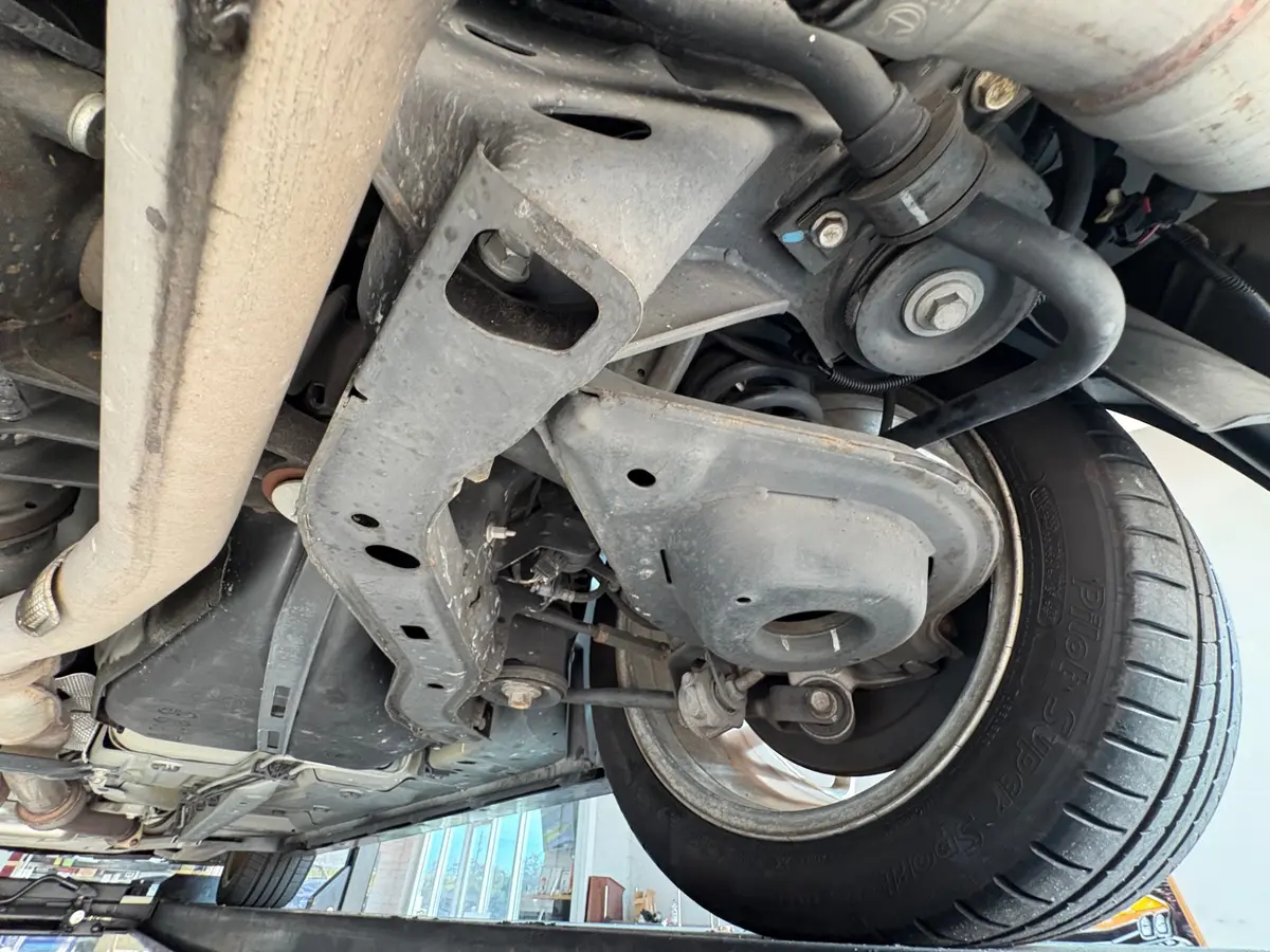 Vehicle photo 48