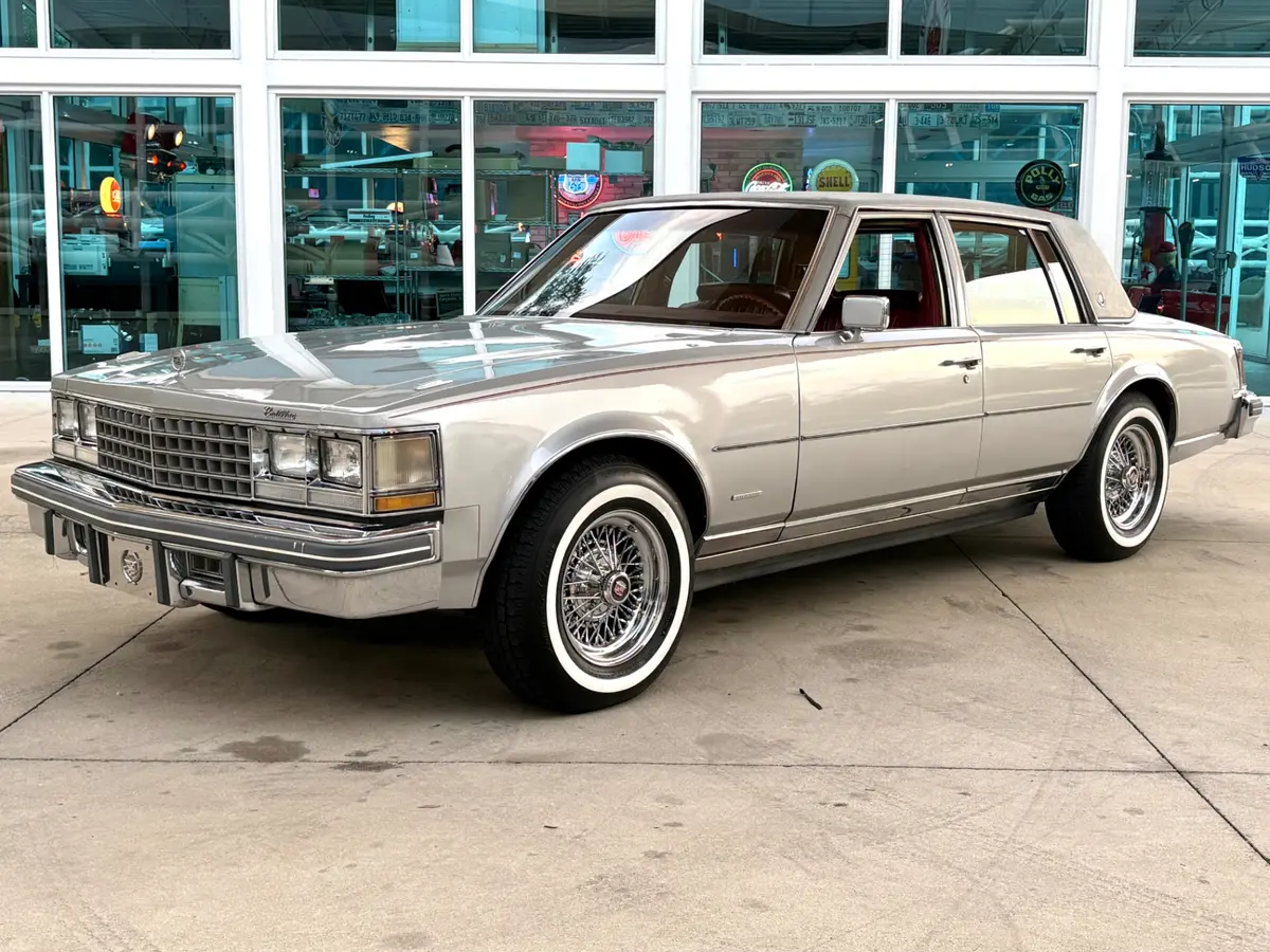 Vehicle photo 14