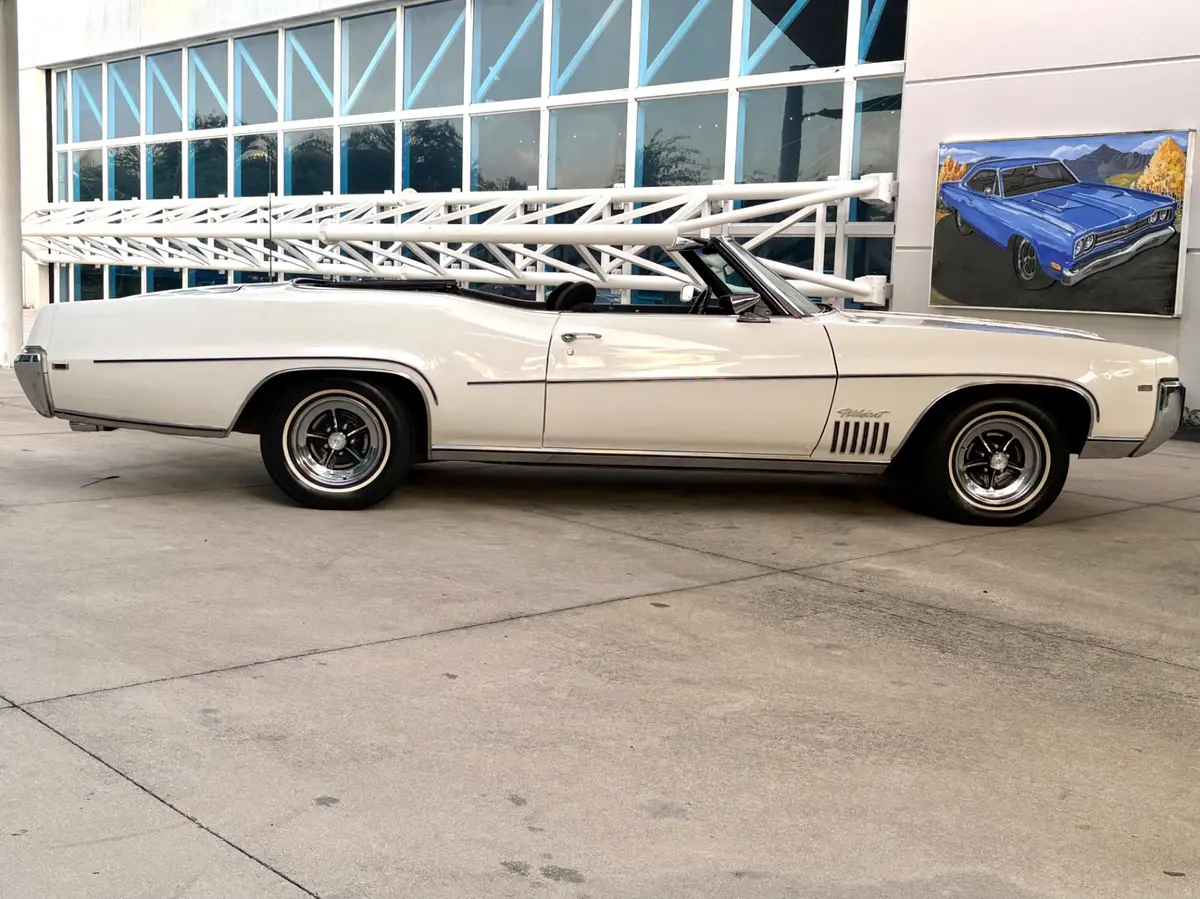 Vehicle photo 5