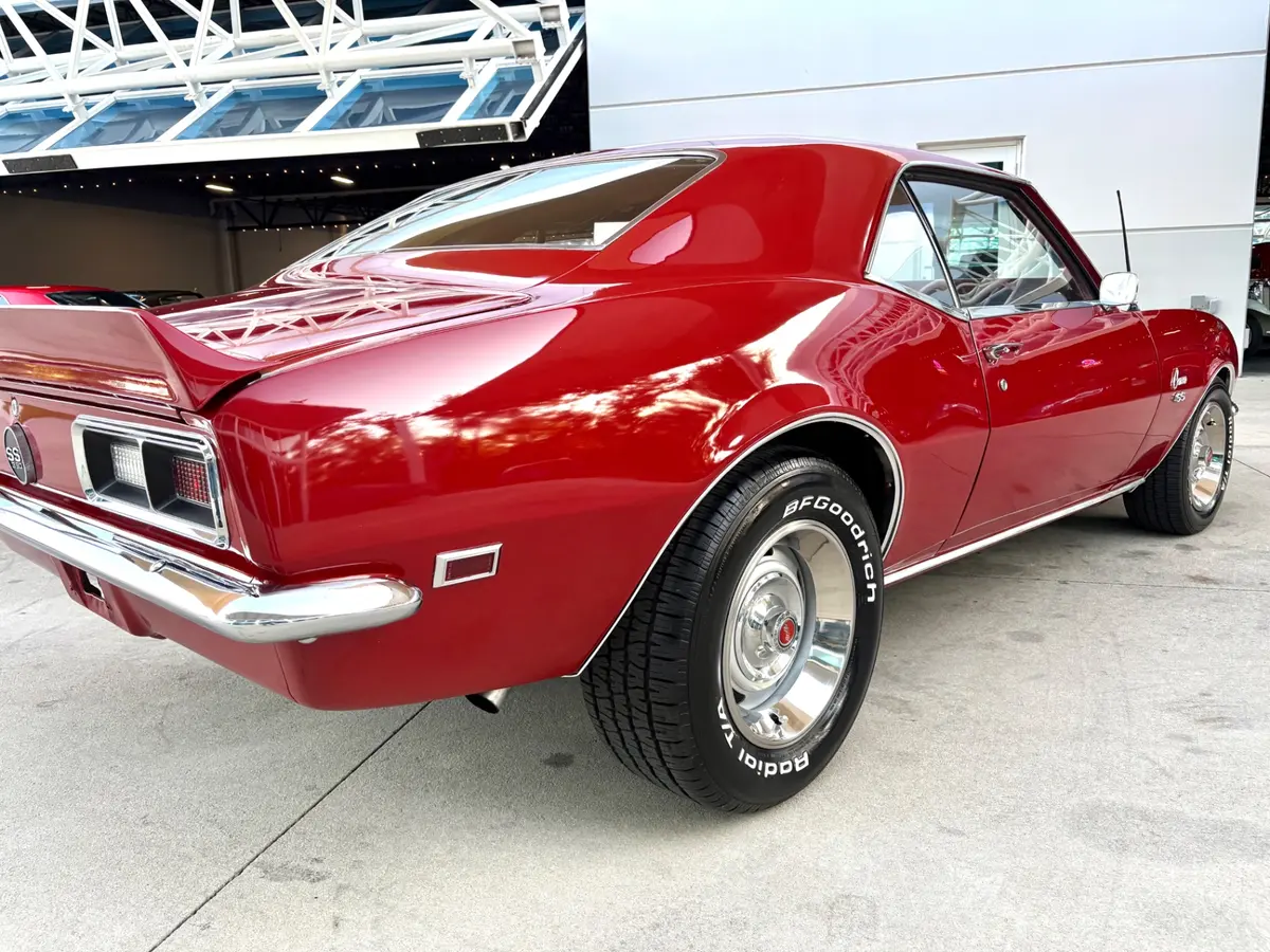 Vehicle photo 17