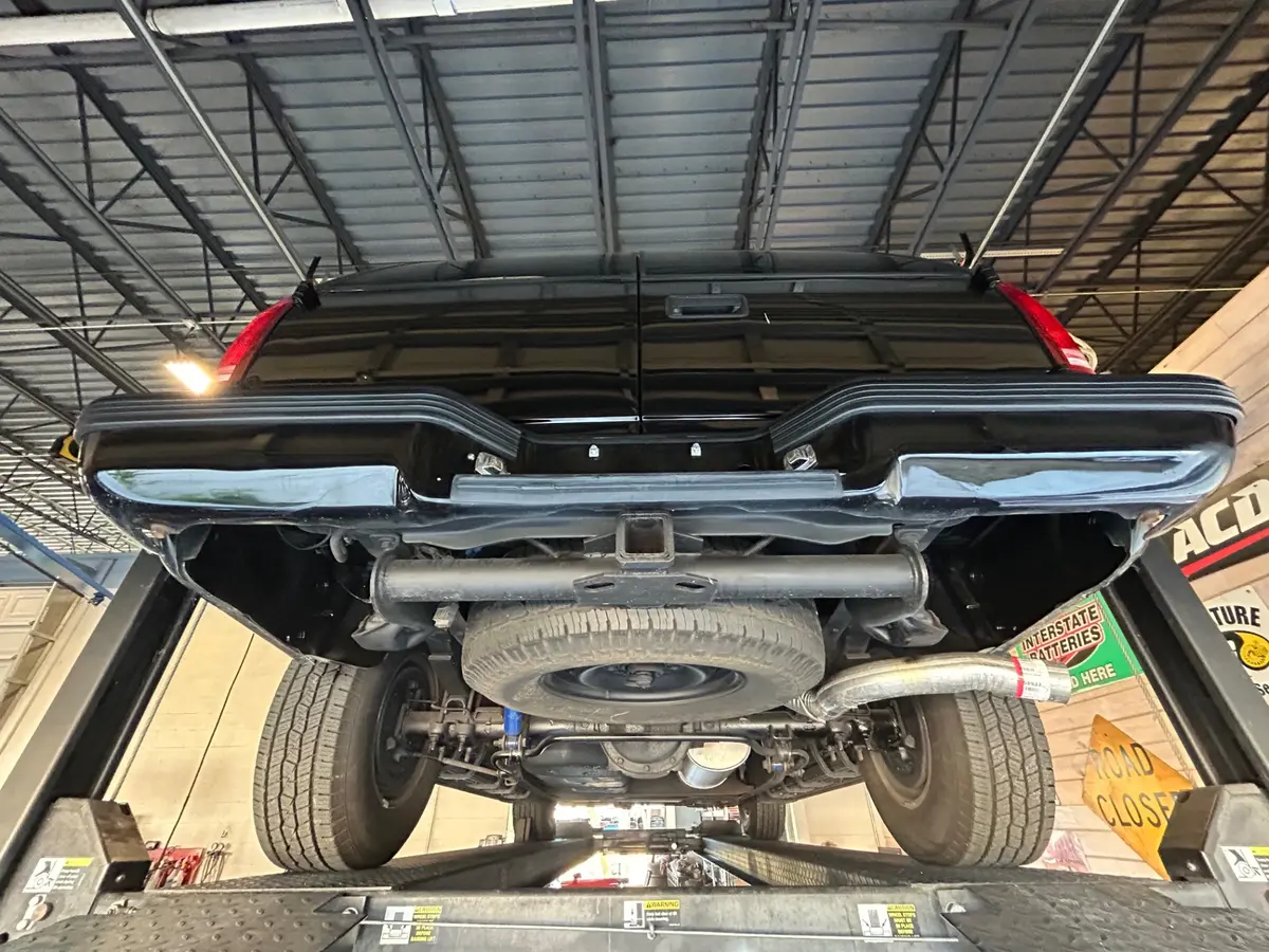 Vehicle photo 30