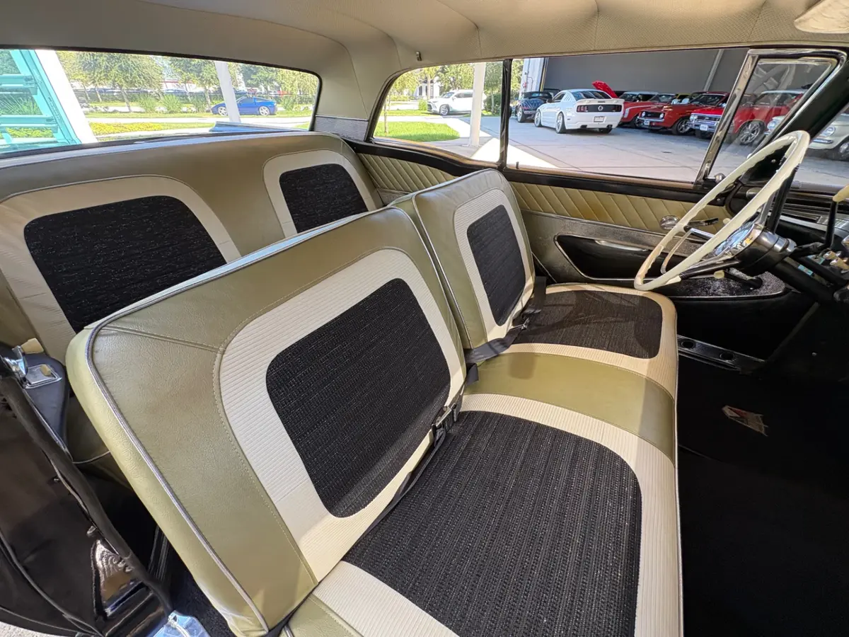Vehicle photo 39