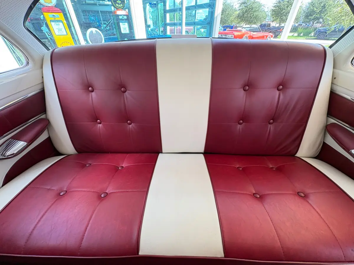 Vehicle photo 34