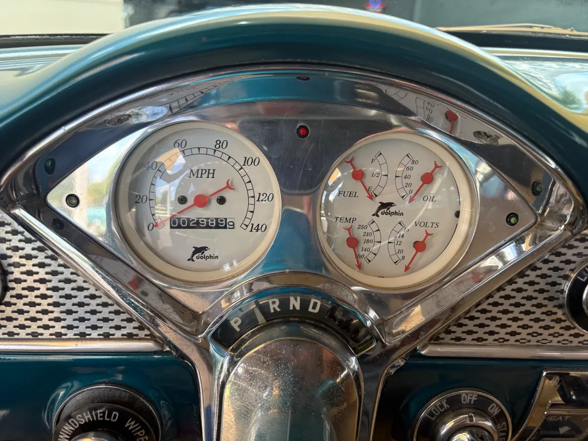 Vehicle photo 37