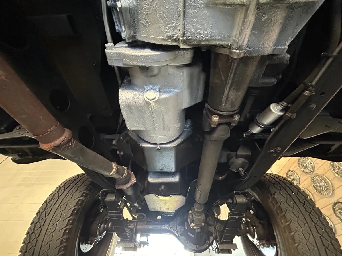 Vehicle photo 31