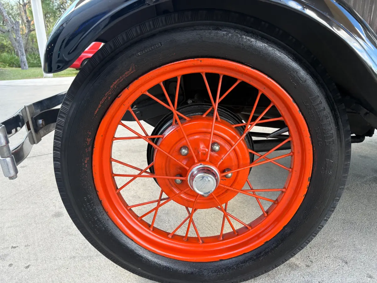 Vehicle photo 21