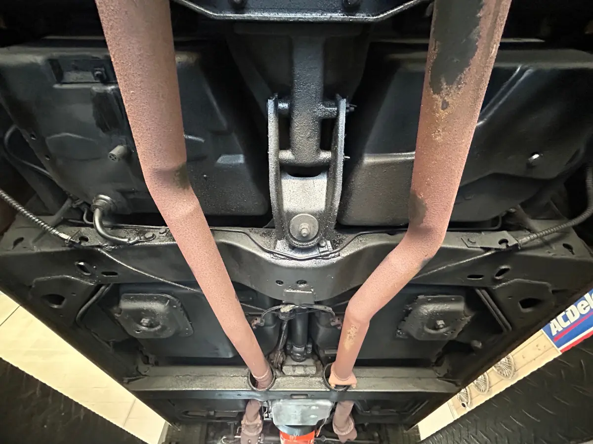 Vehicle photo 32