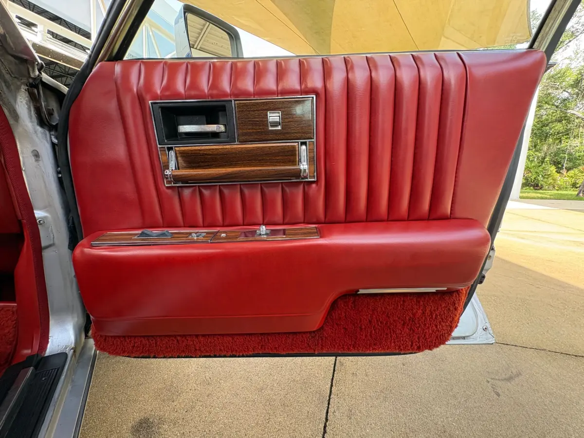 Vehicle photo 45