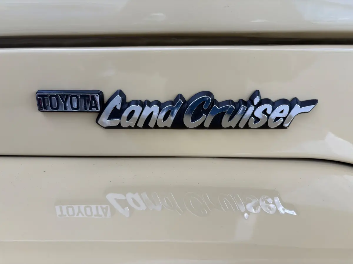Vehicle photo 21