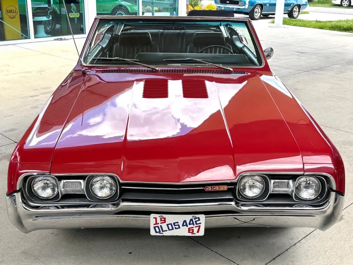 Vehicle photo 3