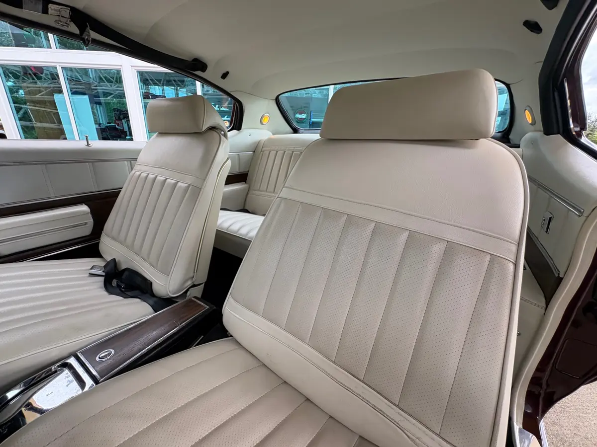 Vehicle photo 42