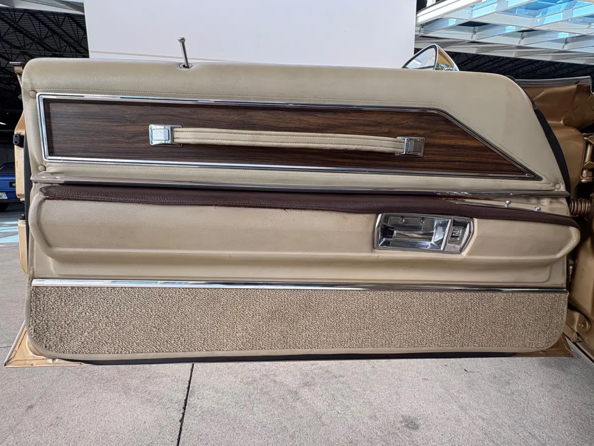 Vehicle photo 31