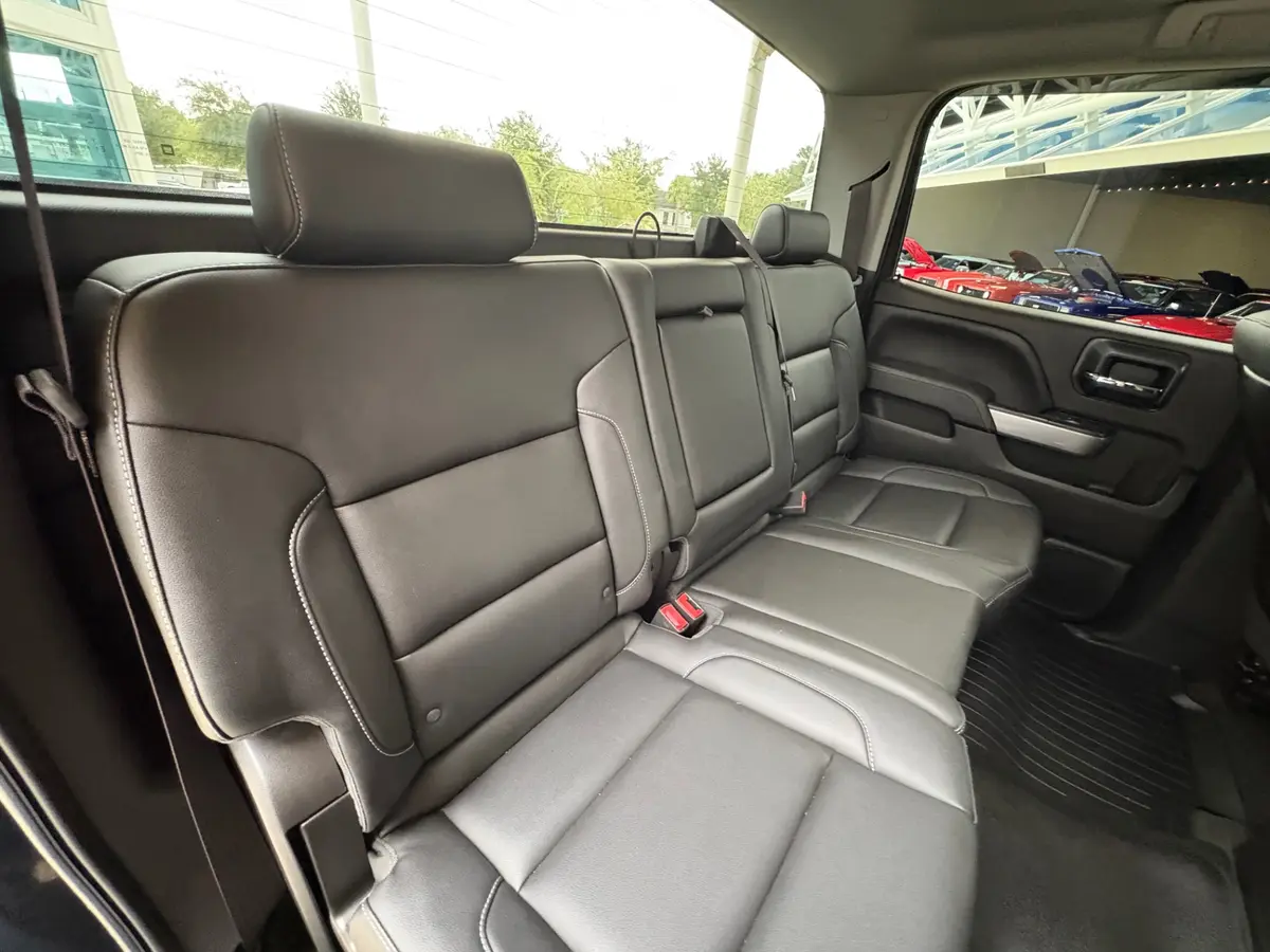 Vehicle photo 42
