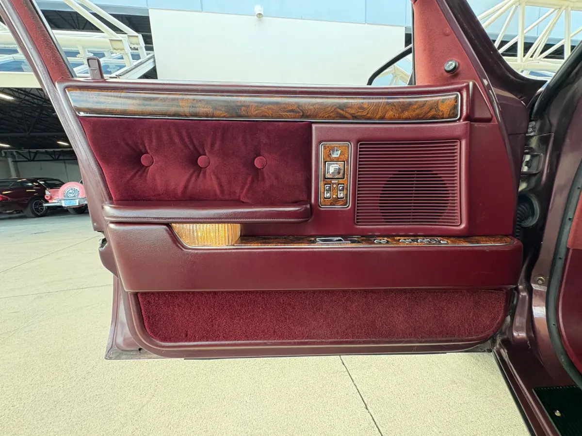 Vehicle photo 32