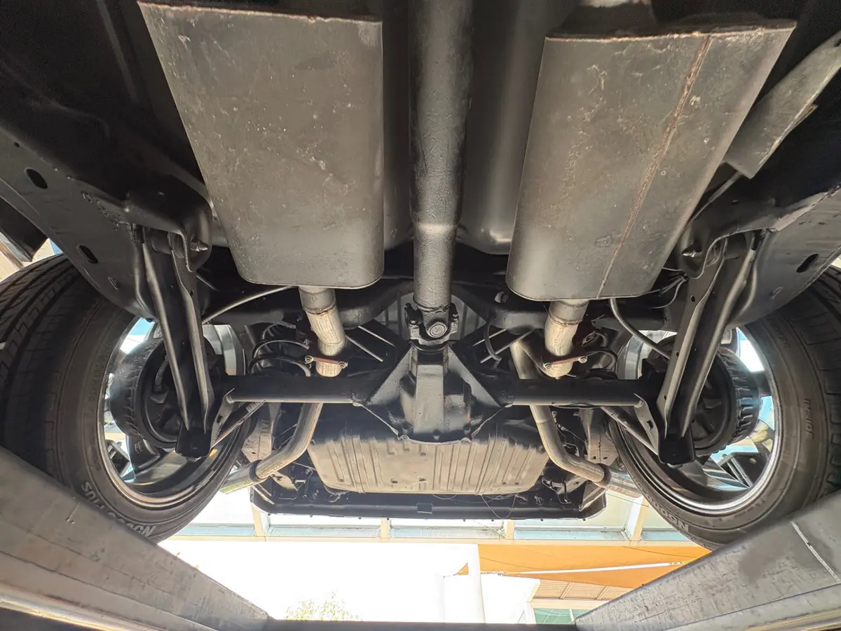 Vehicle photo 54
