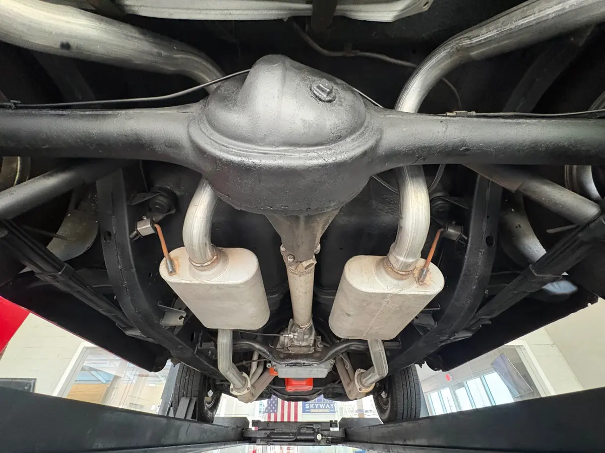 Vehicle photo 43