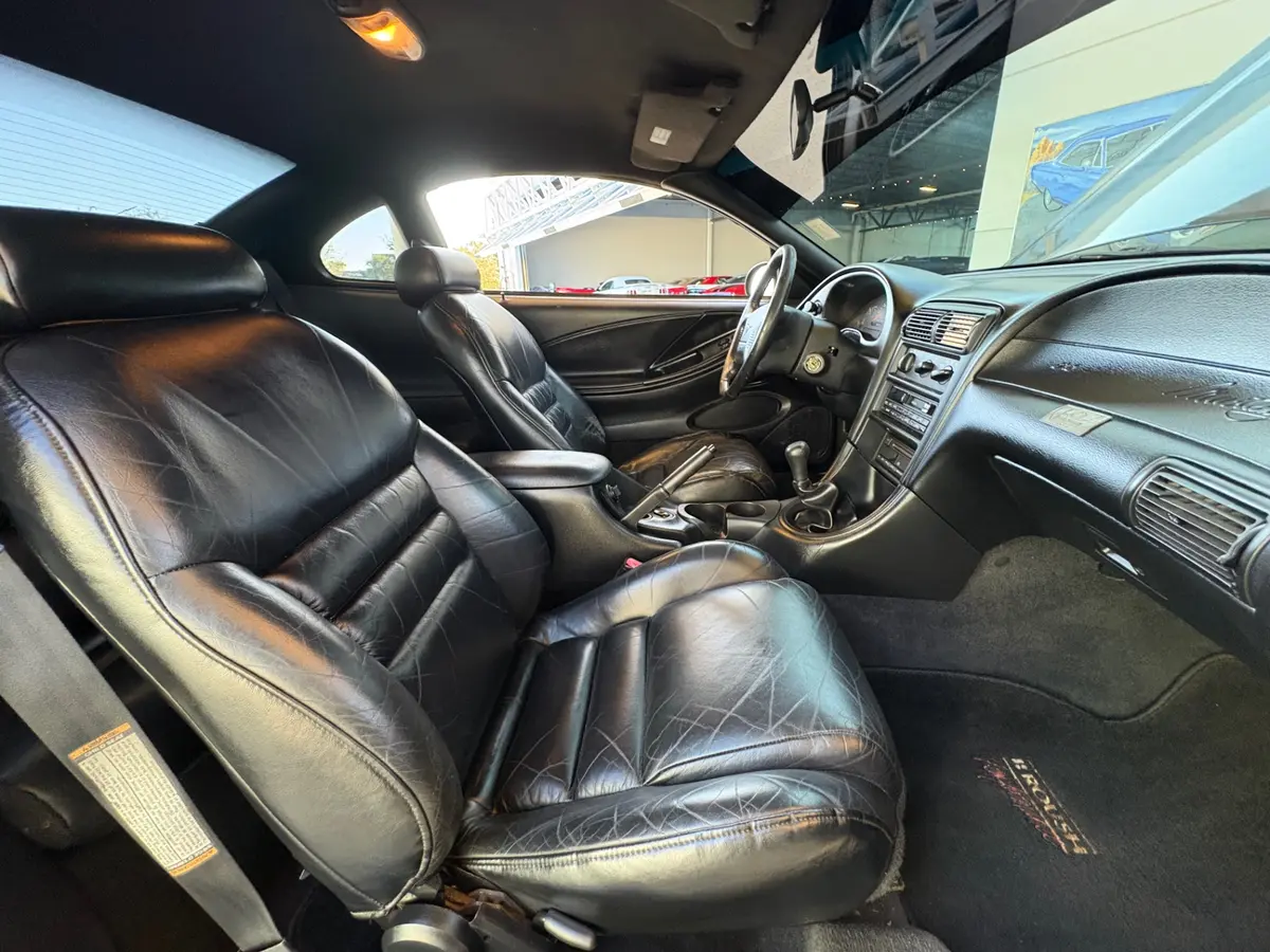 Vehicle photo 38