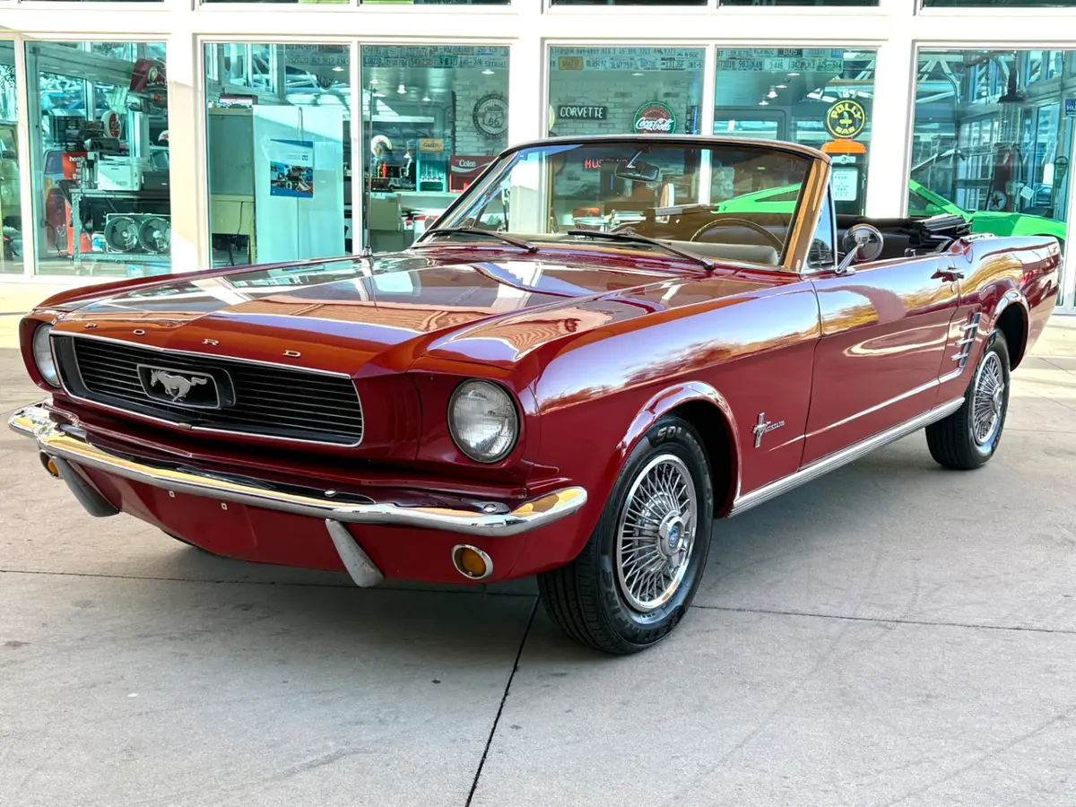 Vehicle photo 12