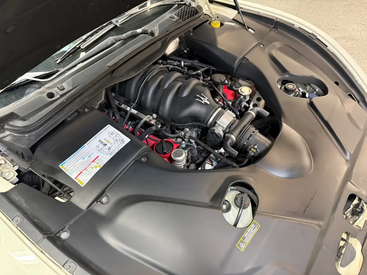 Vehicle photo 19