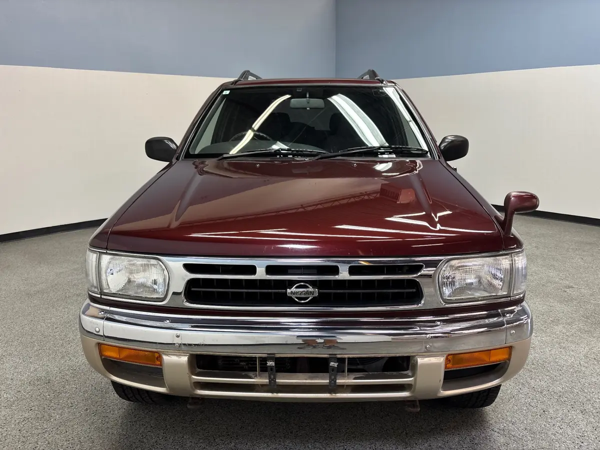 Vehicle photo 9