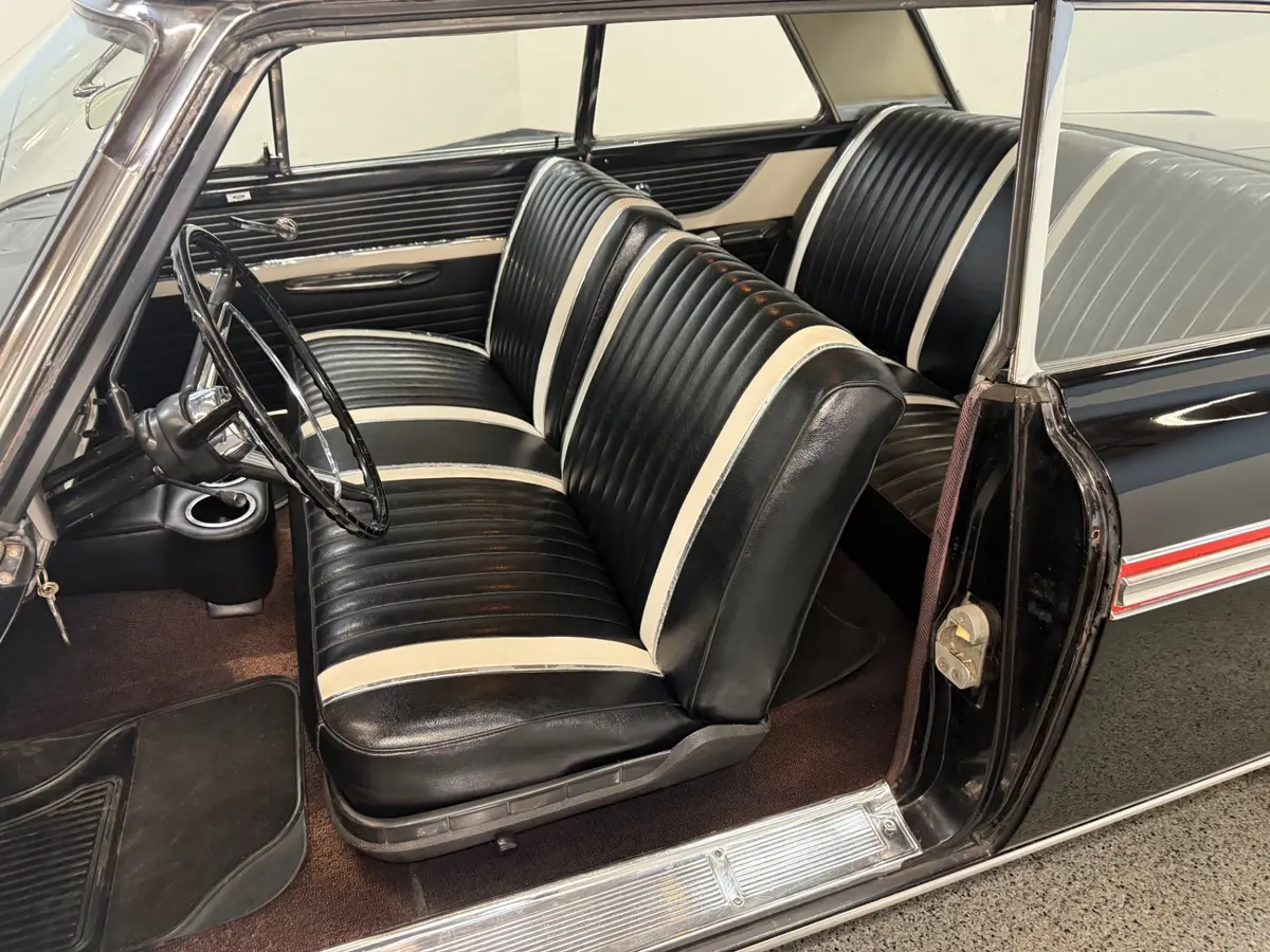 Vehicle photo 18