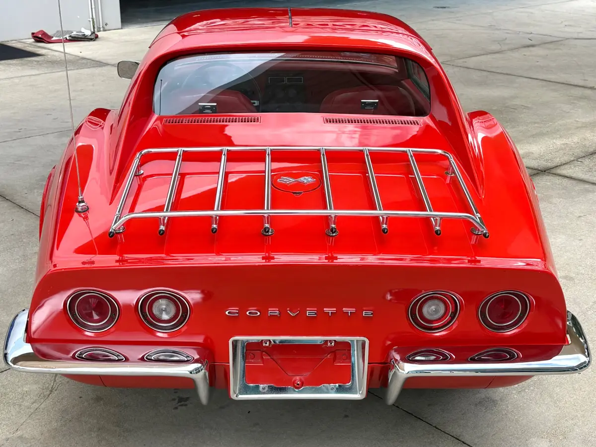 Vehicle photo 8